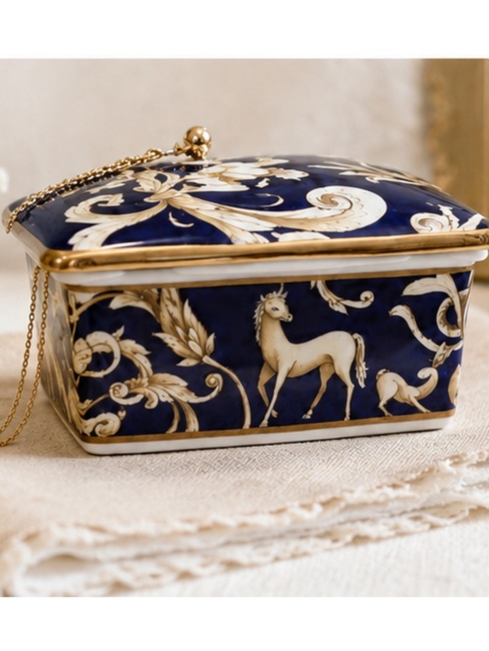 Vintage 1995 Wedgwood Cornucopia Hampton Square Jewelry Trinket Box